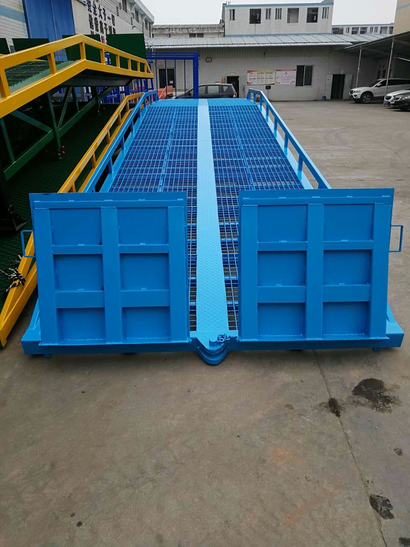 移動(dòng)式登車(chē)橋定制