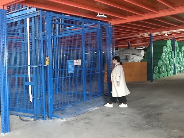 導(dǎo)軌式升降貨梯是怎樣使用的